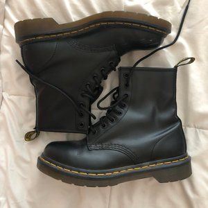 Dr. Martens Boots Sz 7